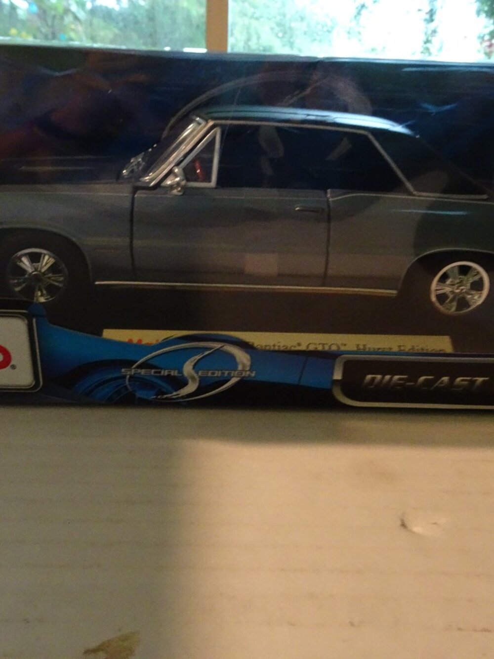 Maisto - Die-Cast Collection - 1965 Pontiac GTO Hurst Edition - Blue/Black Roof